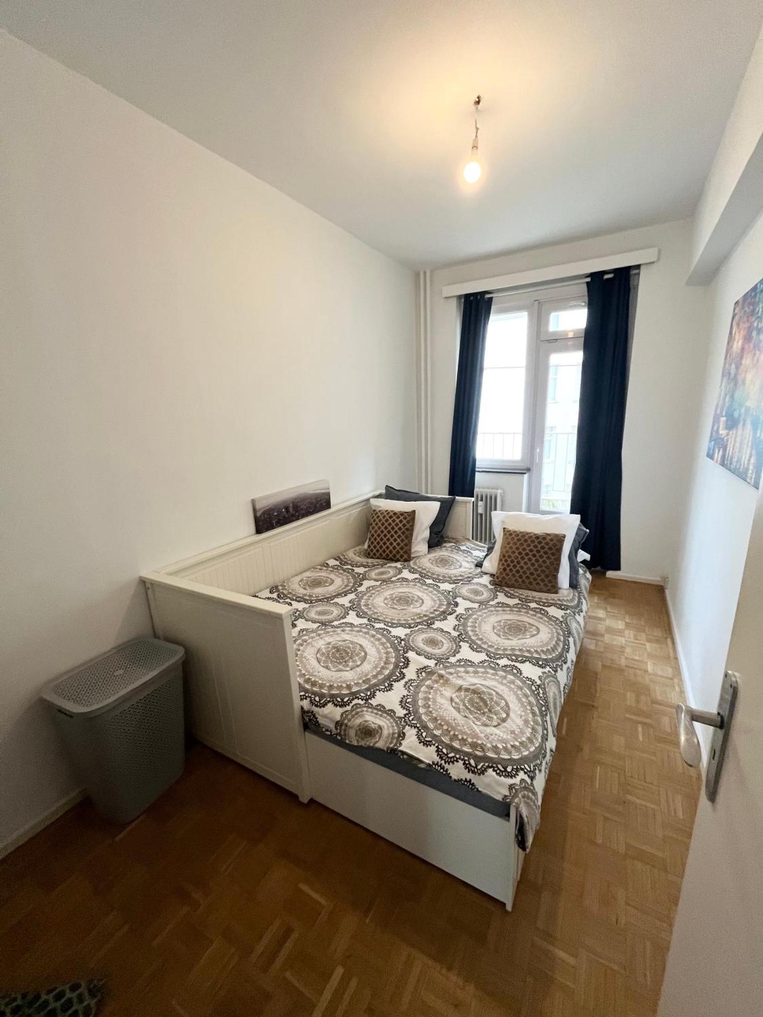 Cosy Two Bedroom Apartment In Брюссель Екстер'єр фото