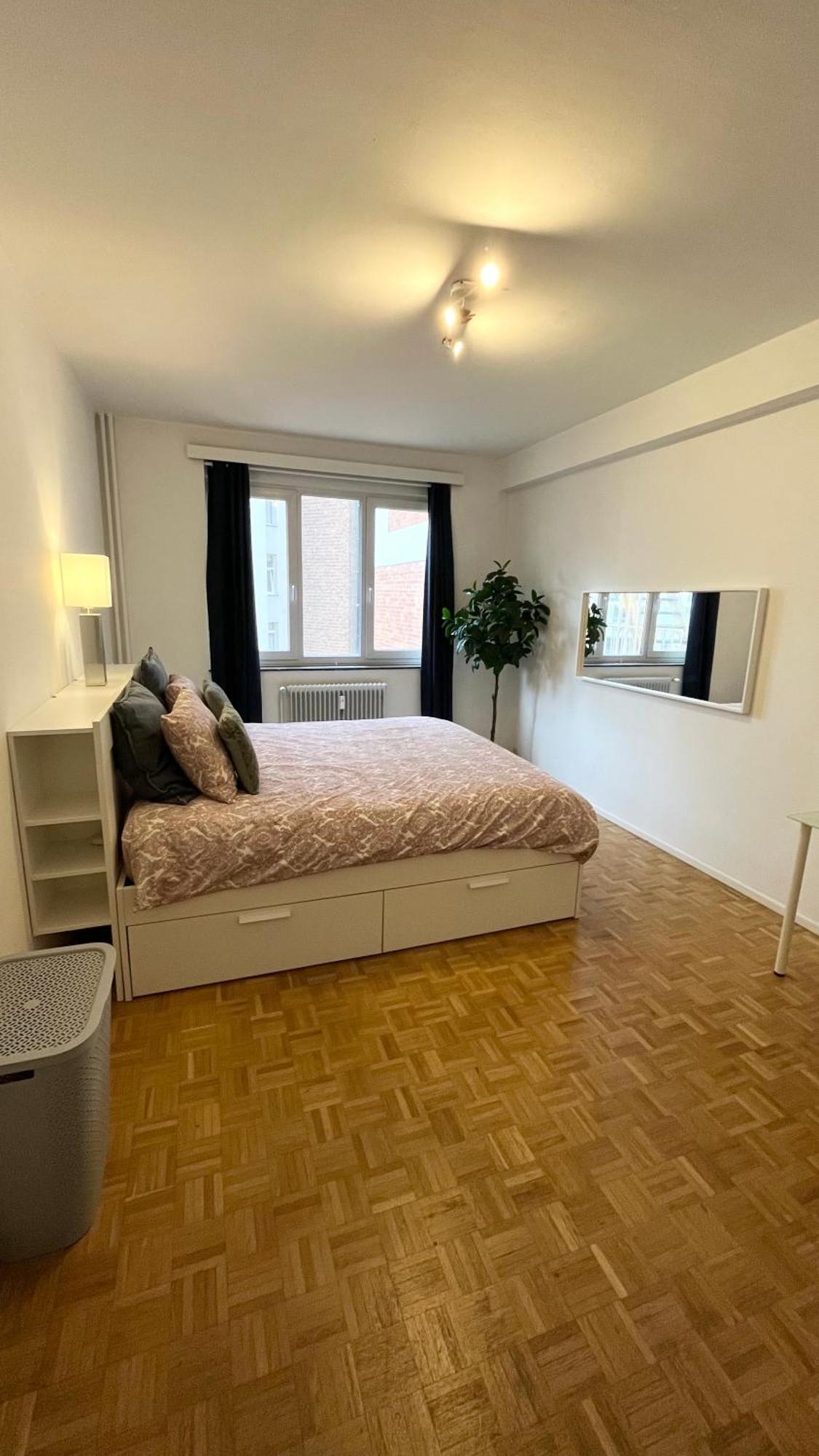 Cosy Two Bedroom Apartment In Брюссель Екстер'єр фото